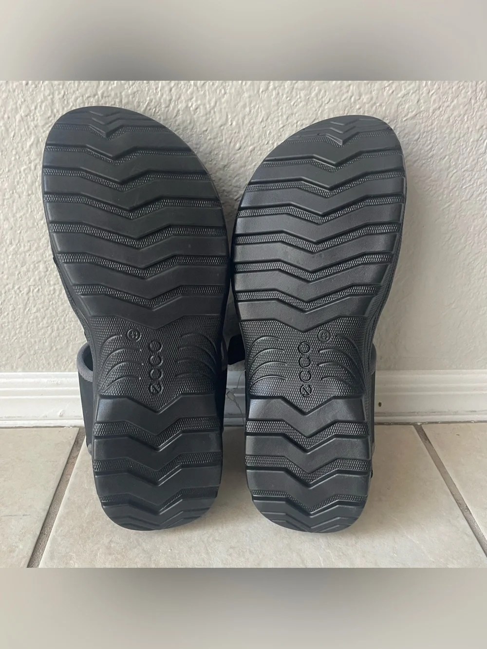 ECCO Onroads 3 Straps Mens Sz US 9-9.5 EU 43 Black Hiking Walking Water Sandals